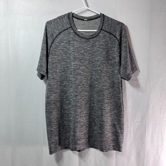 LULULEMON Mens Metal Vent Tech/Short Sleeve Lt Gray‎ Shirt Size M EUC - Picture 1 of 8